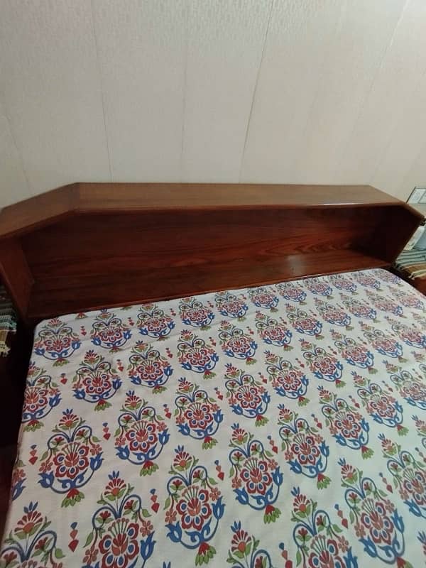 Queen sized Wooden Bed with mattress 3