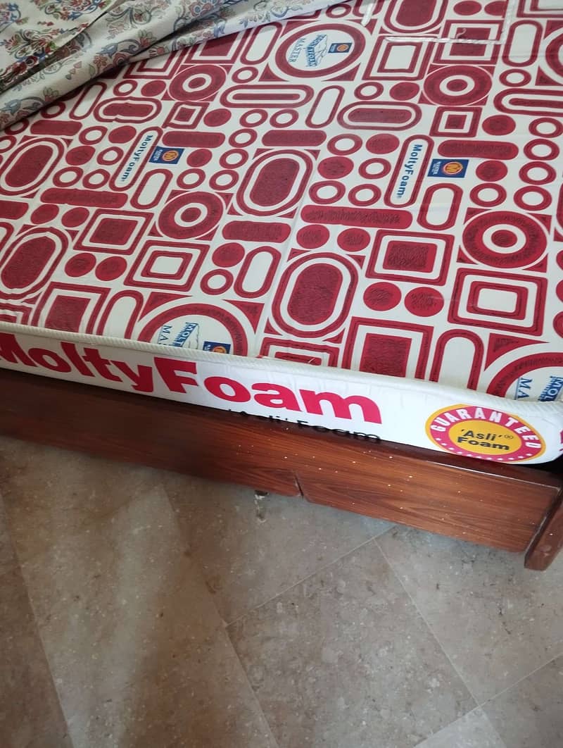 Queen sized Wooden Bed with mattress 7