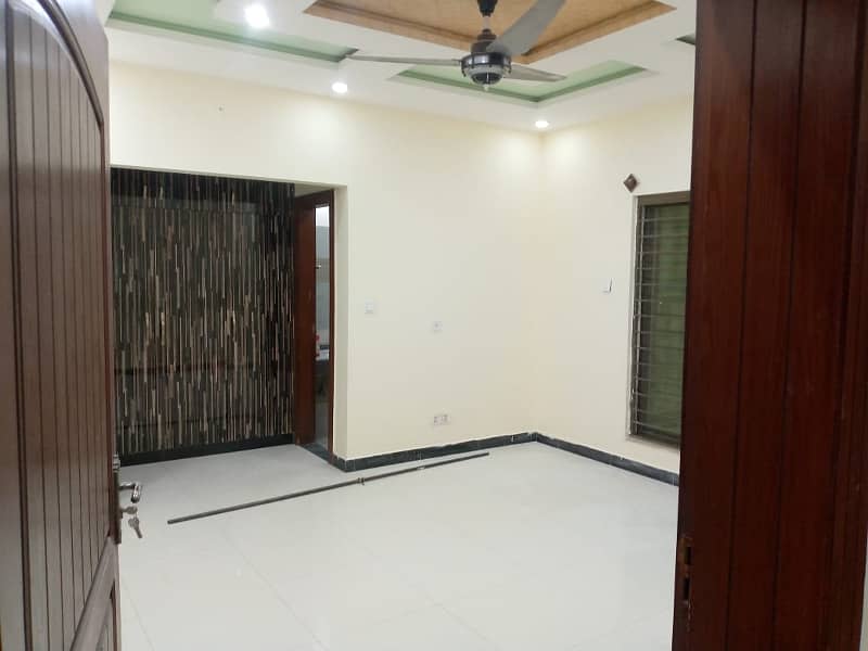 (Spacious 12 Marla Upper Portion For Rent, 5