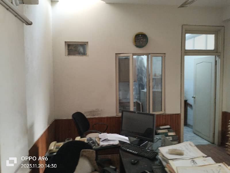 04 MARLA OFFICE 2ND FLOOR EXCELLENT LOCATION 26