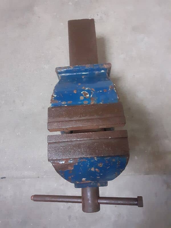 4" jaw swivels bench vise 0