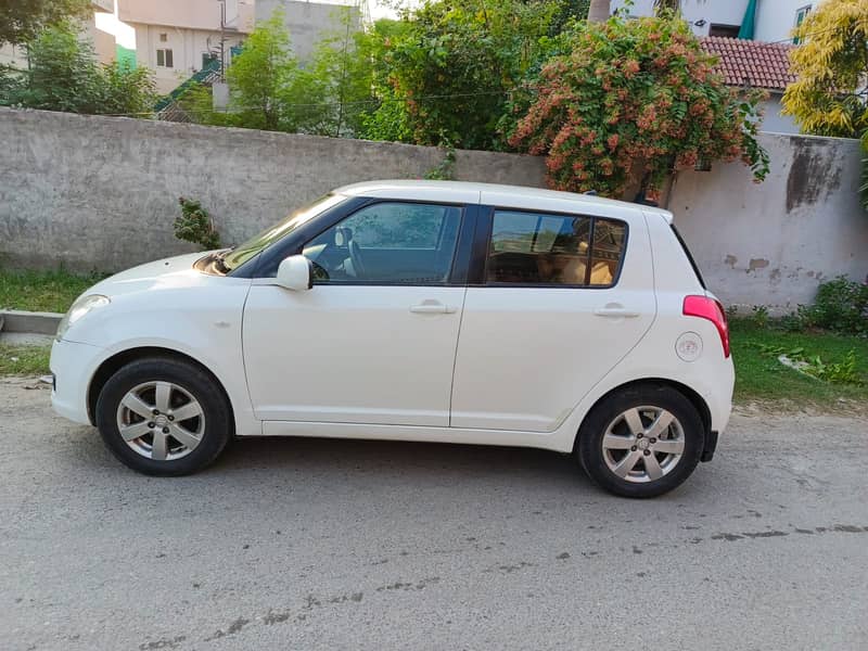 Suzuki Swift 2014 DLX 3