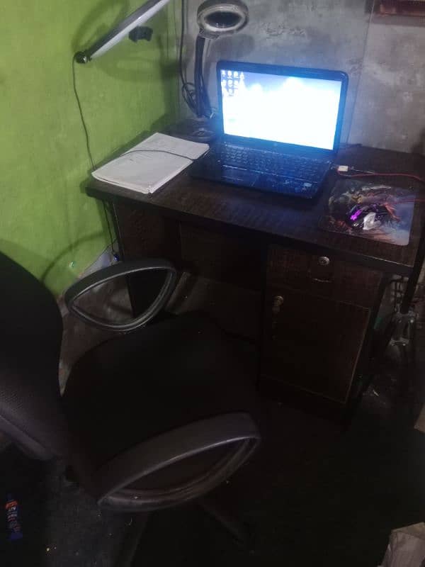 Study Table And Chair 1