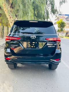 Toyota Fortuner Legender 2022