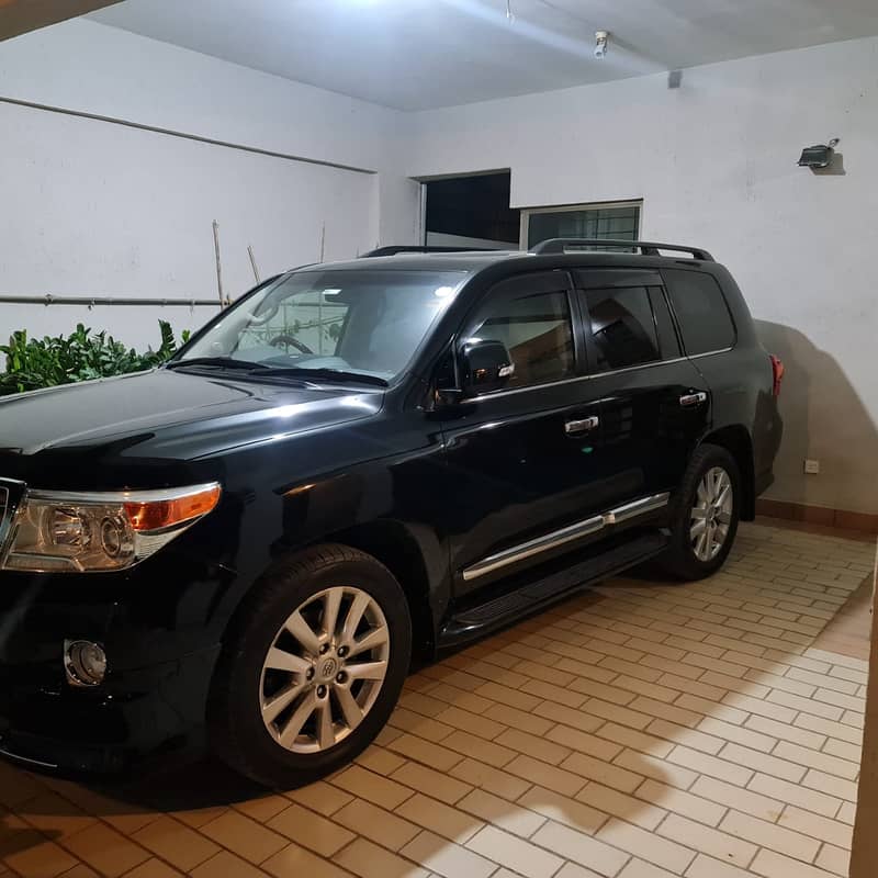 Toyota Land Cruiser 2013 9