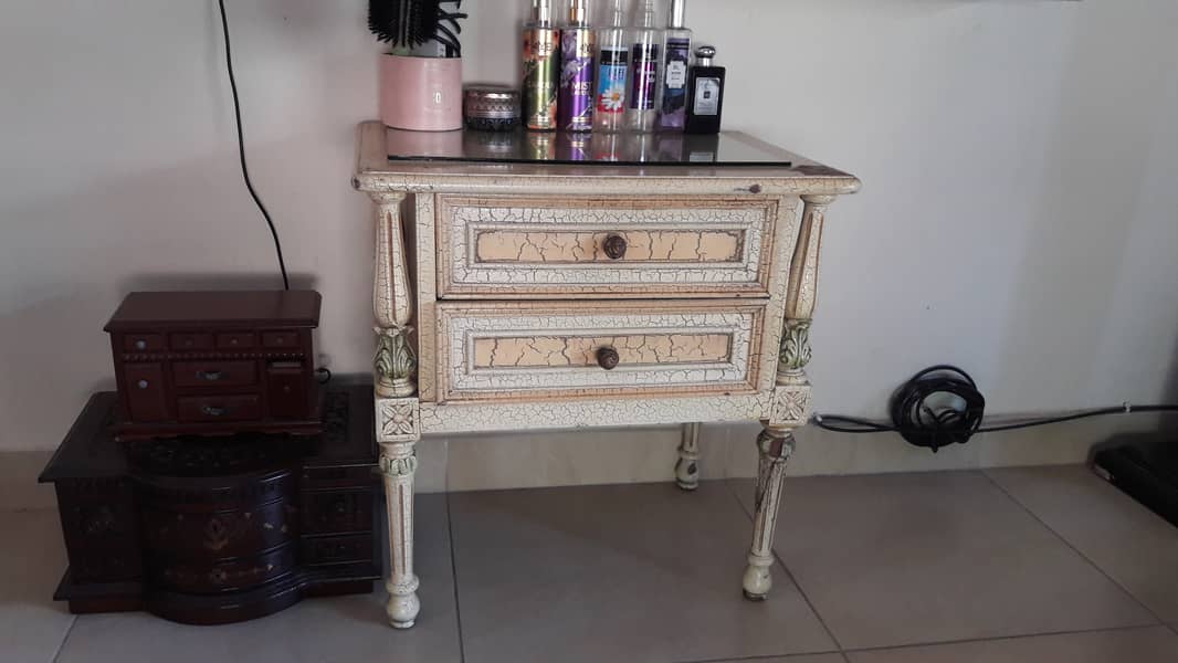 Single beds, with one table  , Deco paint , Solid wood, Negotiable 3