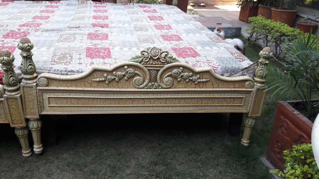 Single beds, with one table  , Deco paint , Solid wood, Negotiable 7