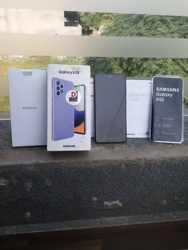 Samsung Galaxy A52 8 128 with orignal box  Sale & Exchange Possible 1