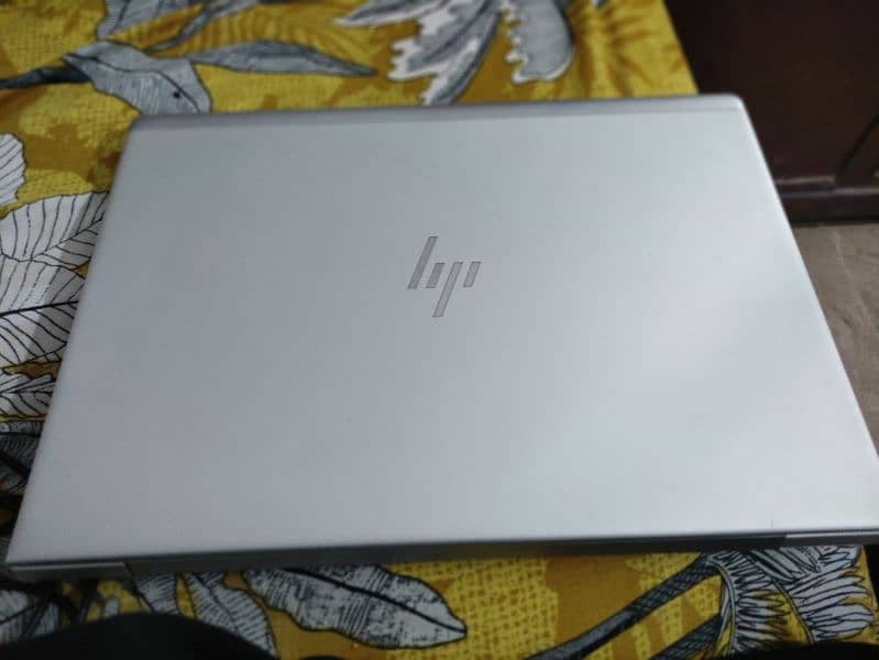 HP 8GB RAM 256SSD TOUCH LAPTOM i5 8 Generation 1