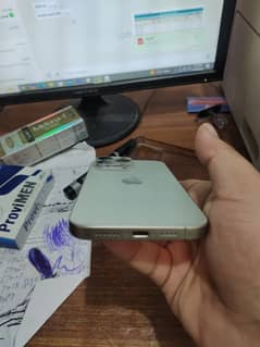 Iphone 15 pro max natural titanium