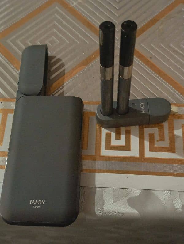 NJOY LOOP VAPES ONLY 2 WEEK USE ONLY SERIOUS BUYERS 1