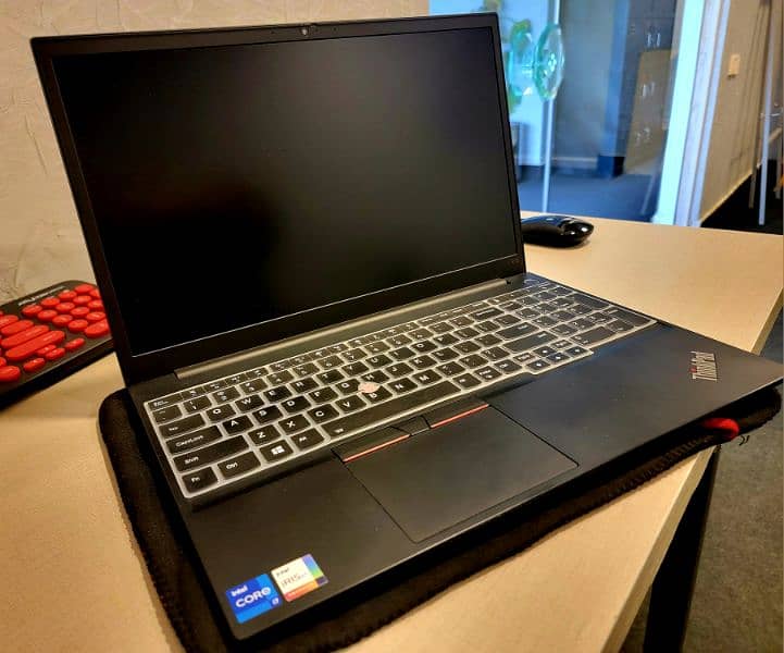 Lenovo ThinkPad E15 Gen 4 (i7 1255U - 16GB | 512GB) - As Good As New 1