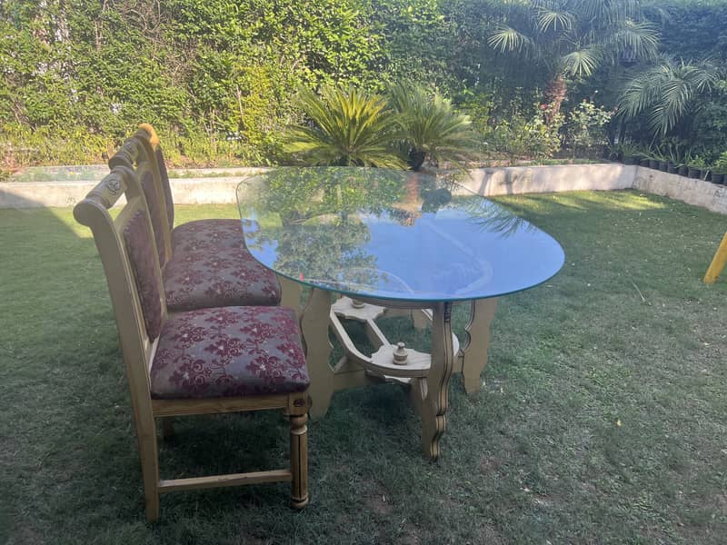 Used dining table in good condition 2