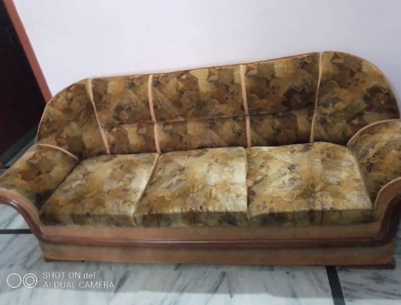 sofa set in wooden 2