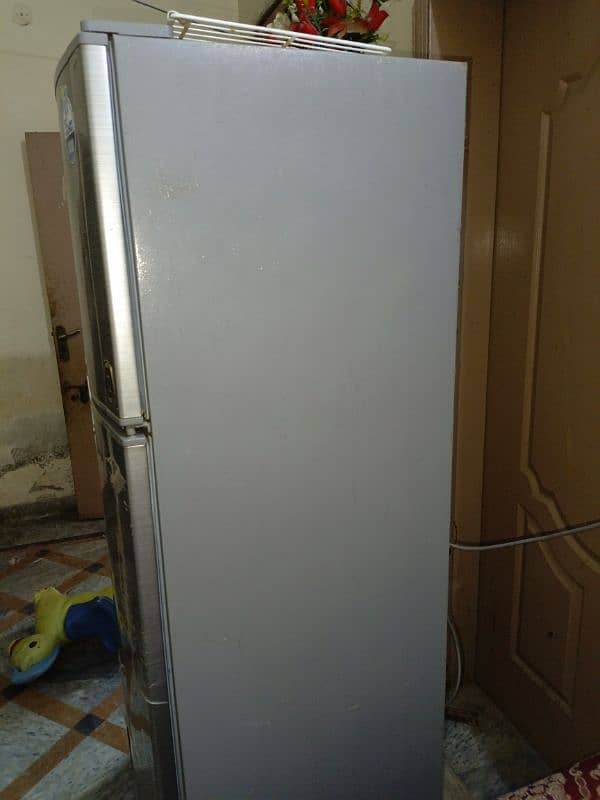 dawlance fridge home fridge full large urgent sale 10 by 10 3