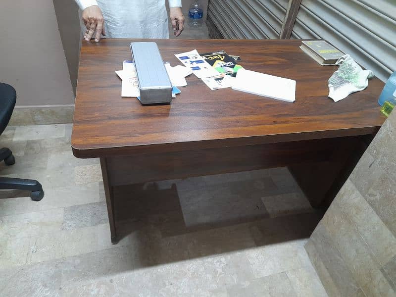 BRAND NEW OFFICE TABLE 1