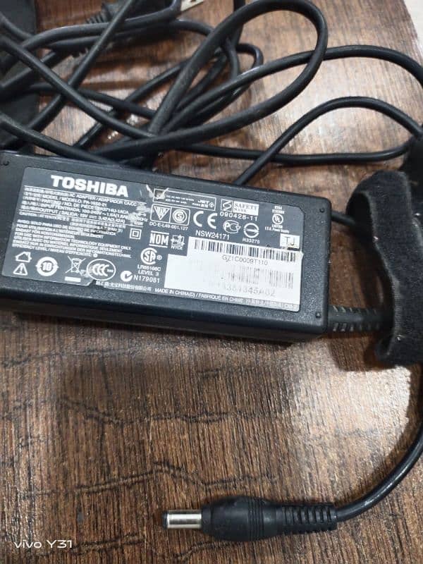 Toshiba laptop charger 0