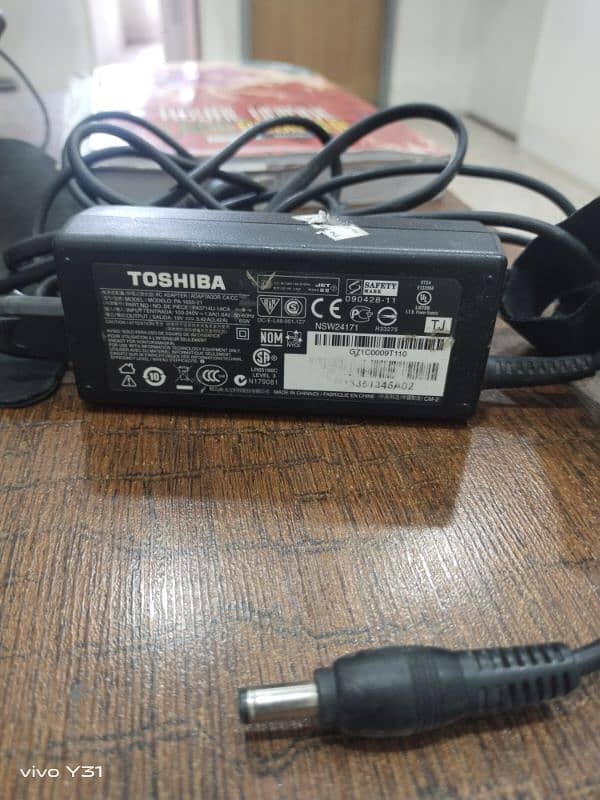 Toshiba laptop charger 1