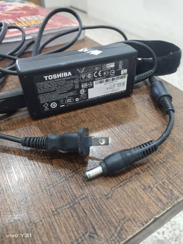 Toshiba laptop charger 3