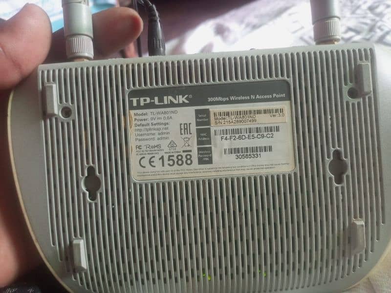 TP-Links device 300Mbps wireless and access point very cheap price 1