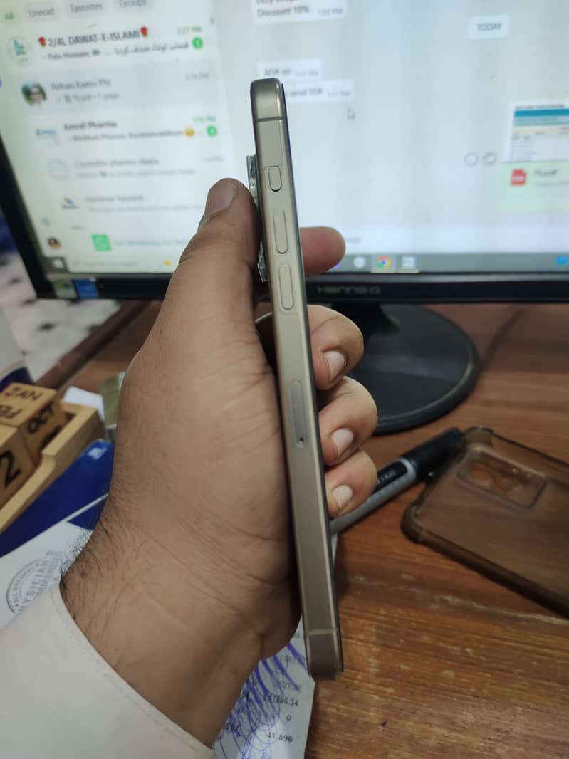 Iphone 15 pro max natural titanium 4