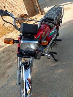 Honda CD70 is in good condition