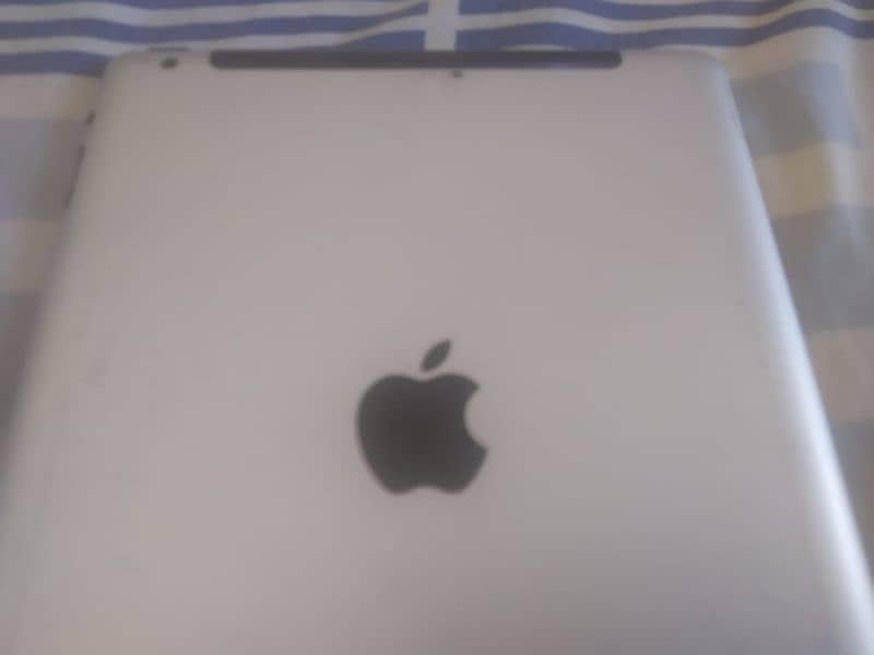 Apple IPad 2 With charger Bought From UK 2