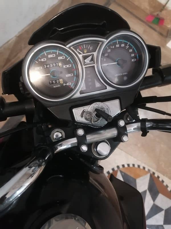 Honda cb150f 2019 genuine condition 3