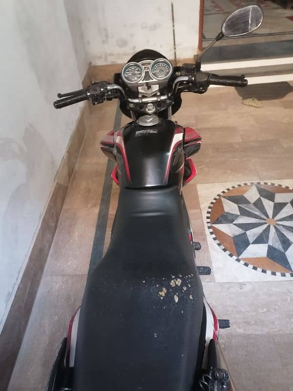 Honda cb150f 2019 genuine condition 4