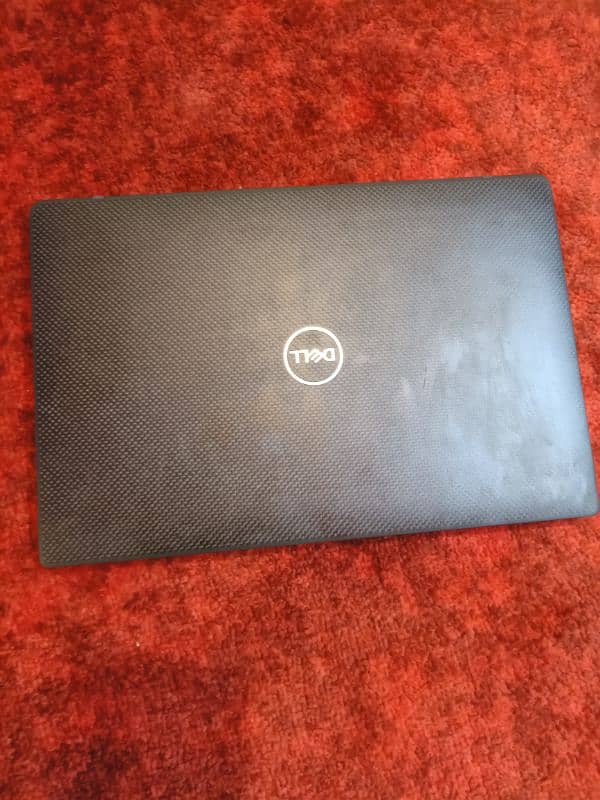 Dell Latitude 7400 1