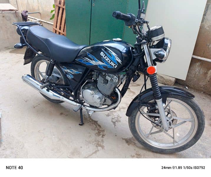 Suzuki GS 150 SE 2022 2