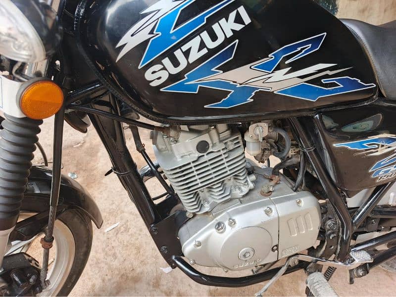 Suzuki GS 150 SE 2022 6