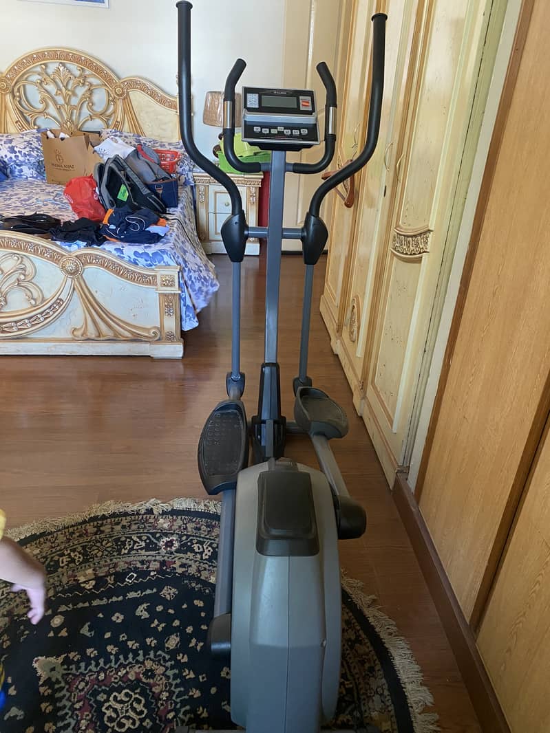 Advance Fitness Elliptical - Vista EKX6 (Commercial Size) 1