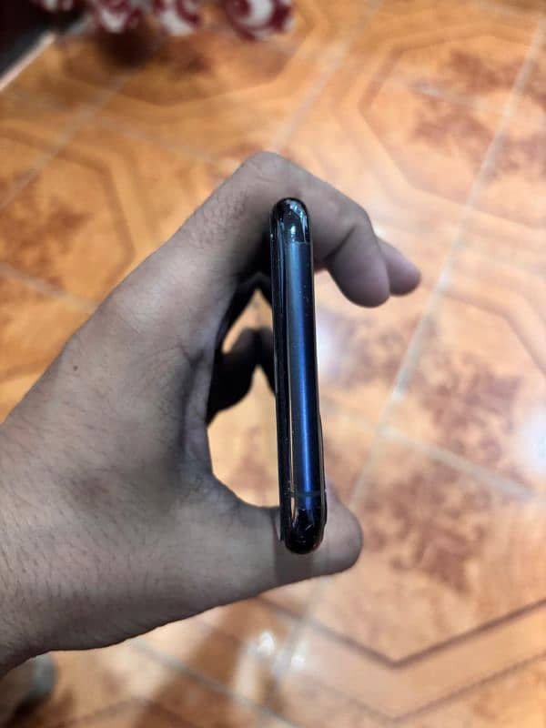 Iphone 11 pro max Pta approved - 256GB Graphite Color 4