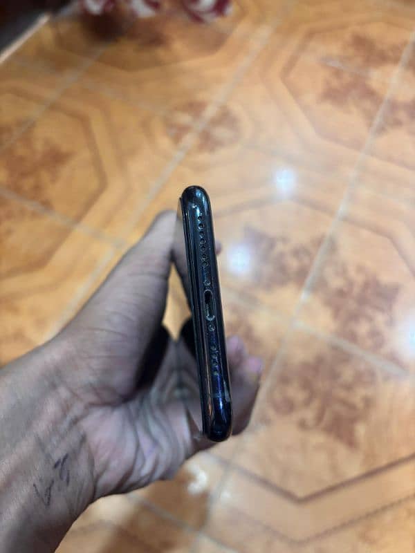 Iphone 11 pro max Pta approved - 256GB Graphite Color 6