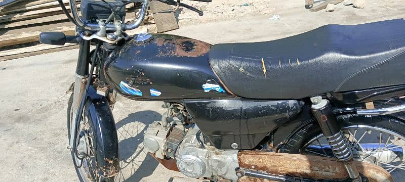 Honda CD 70 2021 Karachi number 1st owner + original Saman ki Sath. 2