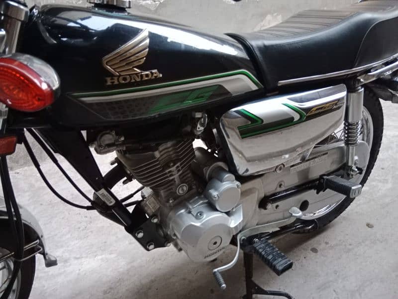 Honda 125 special edition new condition 5