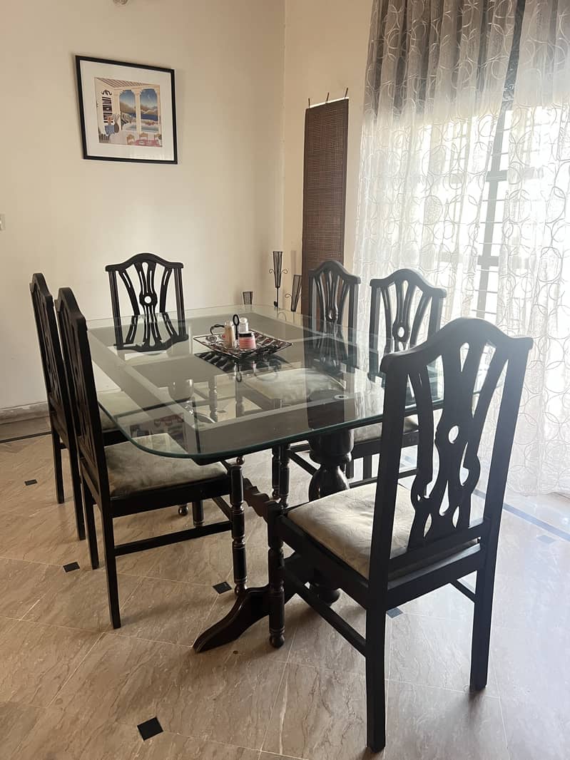 DINING TABLE WITH 6 CHAIRS 0