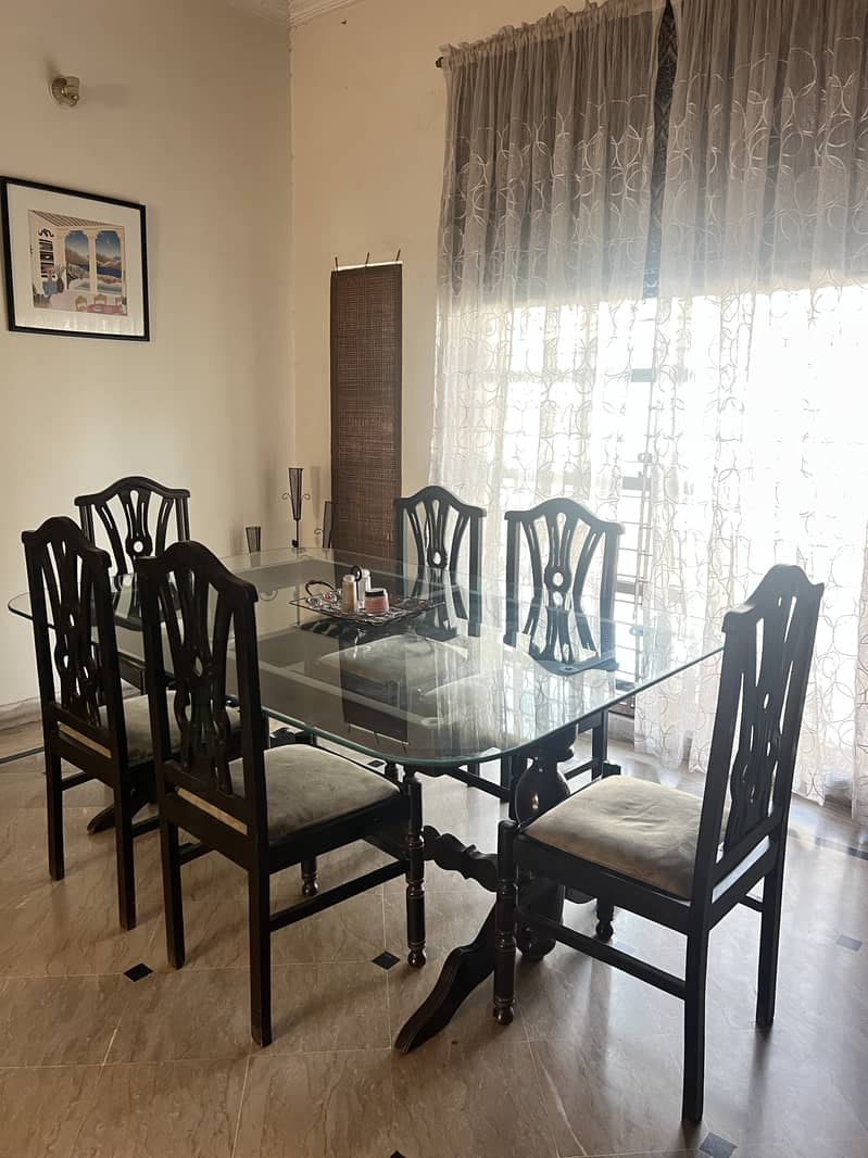 DINING TABLE WITH 6 CHAIRS 1