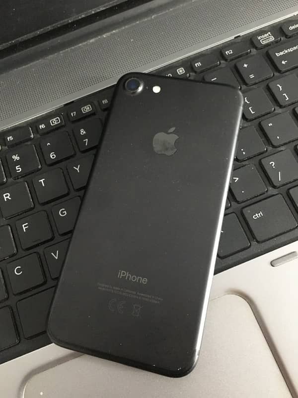 Iphone 7 128gb pta approved 8