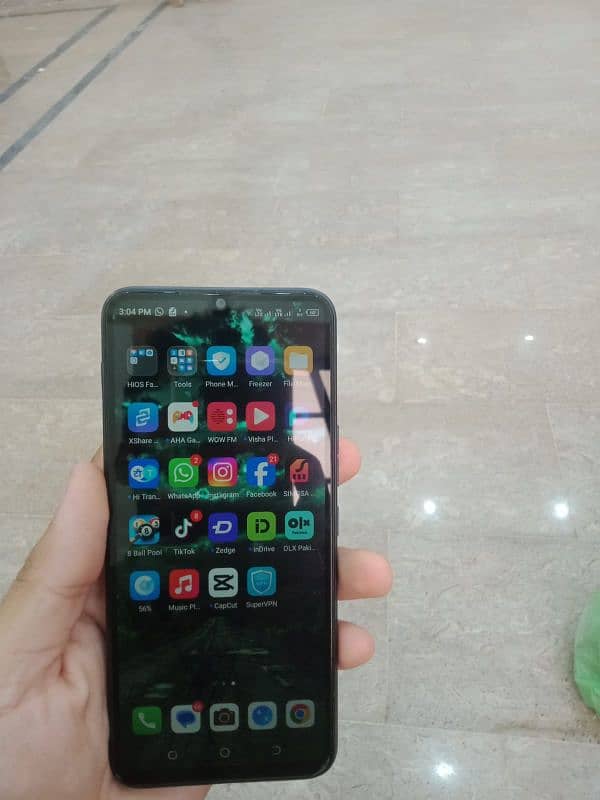 tecno spark 8c 2