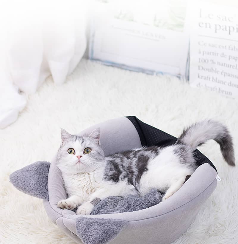 Deep Sleep Comfort in Winter Cat Bed (Size XL). 2