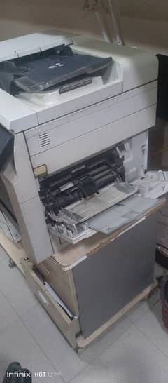 HP Laserjet MFP 4555