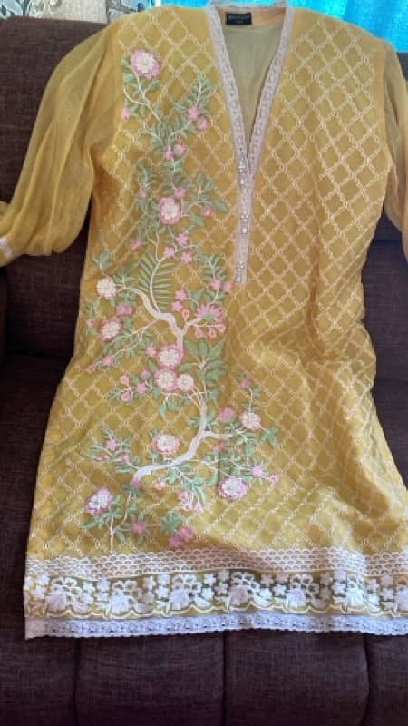 branded dresses slightly  used for sale 5