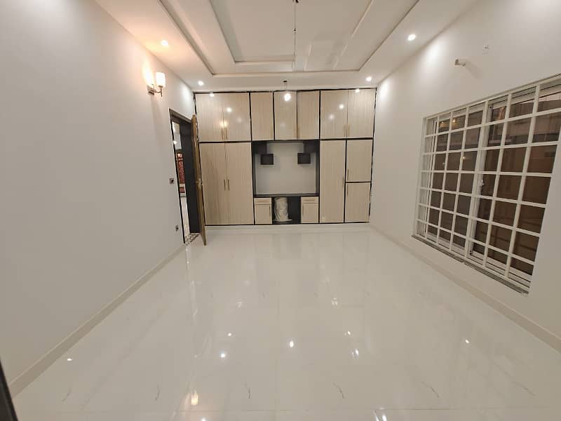 10 Marla Lower Portion For Rent In Iep Engineers Town Lahore 5