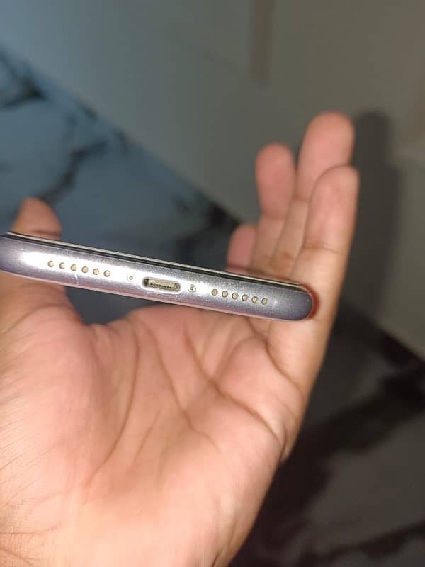 IPHONE 11 NON PTA FACTORT UNLOCK 6