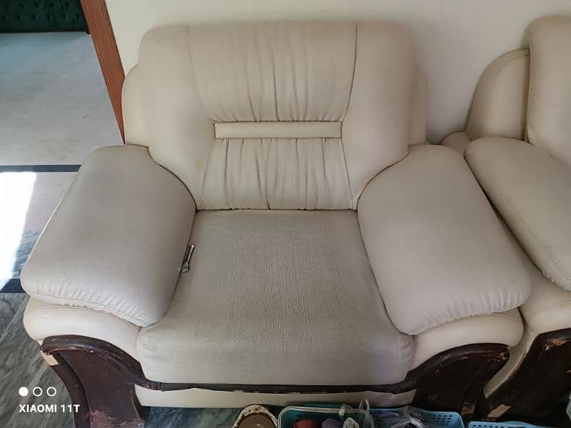 5 Seater sofa set, leatherite urgent sell 2