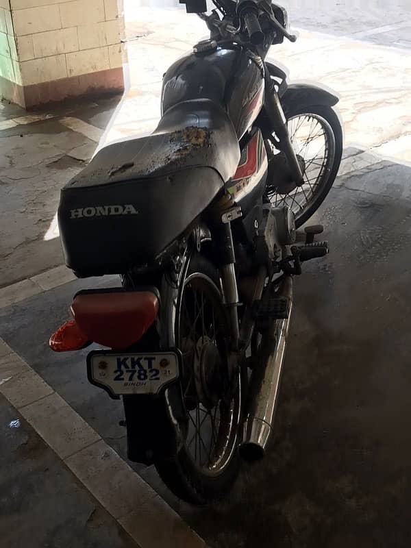 honda cd 70 mode 2017 october . black karachi registered . 8