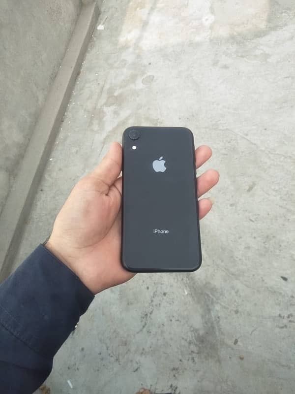 i phone XR 64 gb Non Pta  water pack 10/9 7