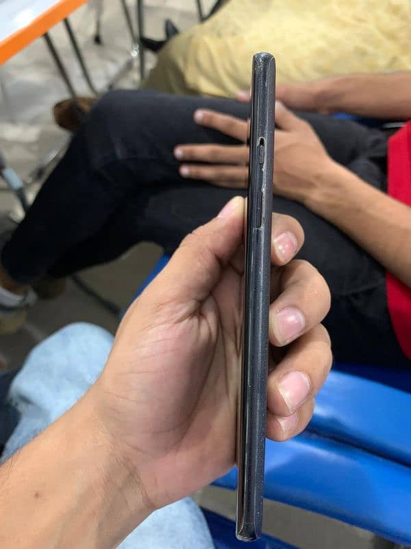 one plus 8 dual sim 10/10 condition 2